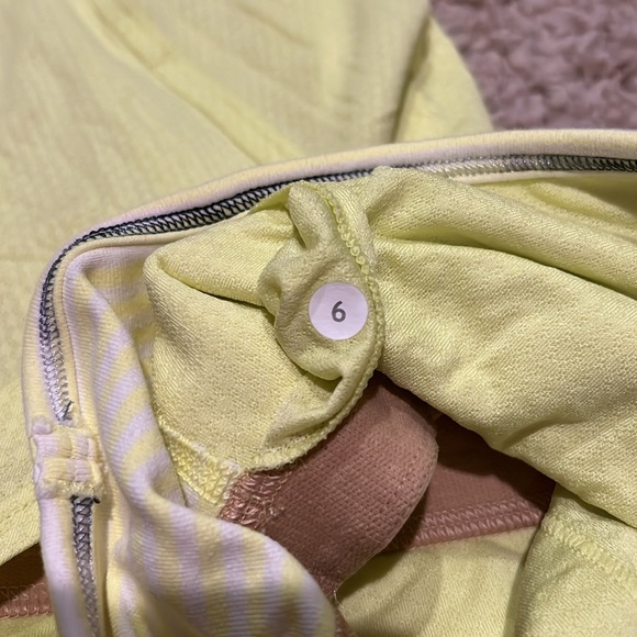 Lululemon No Limits Tank Top
Clarity Yellow / Slope Stripe Polar Cream 6 - Picture 4 of 5